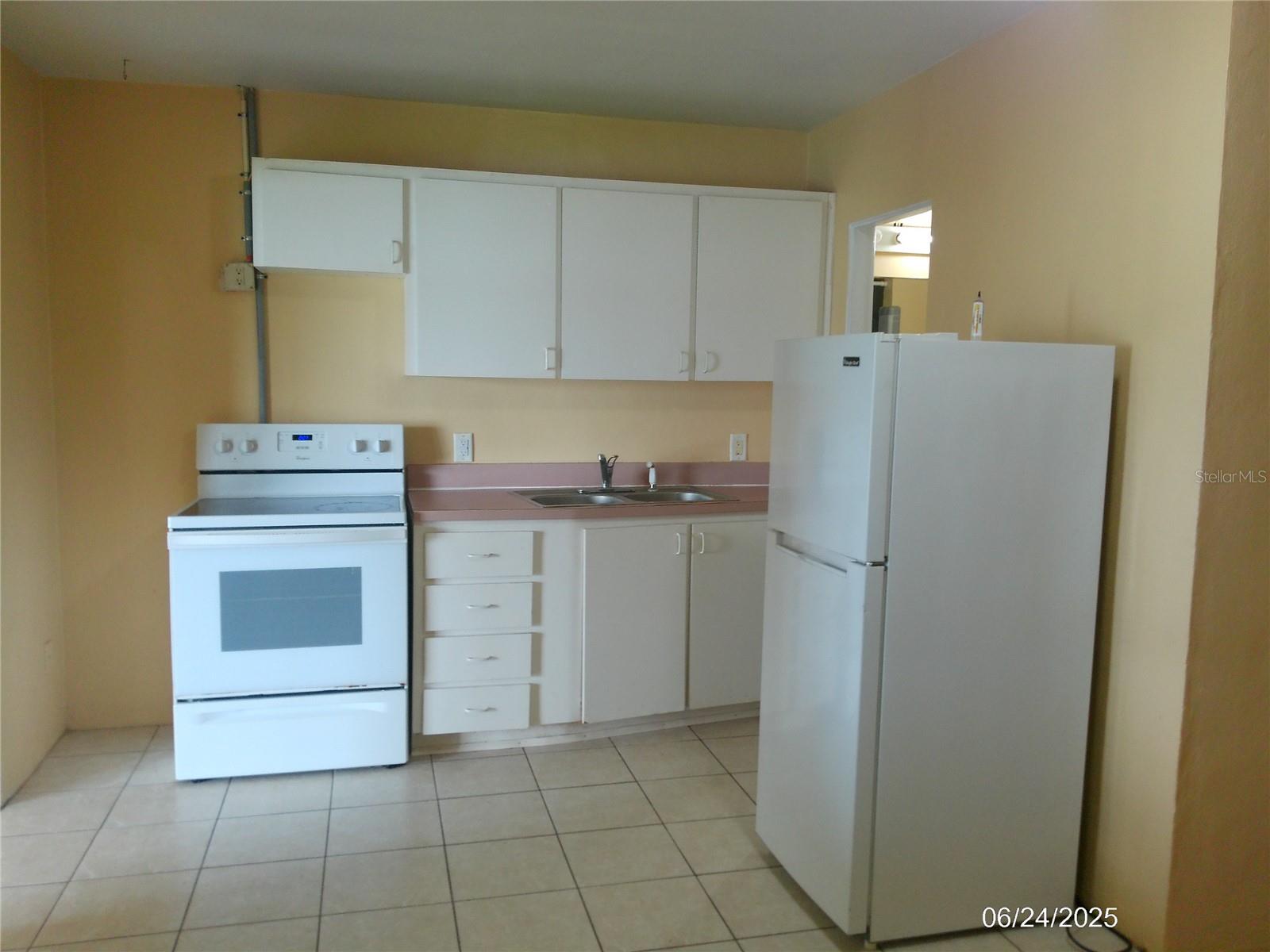 Image 5 of 18 For 1111 Cypress Gardens Boulevard Se 9