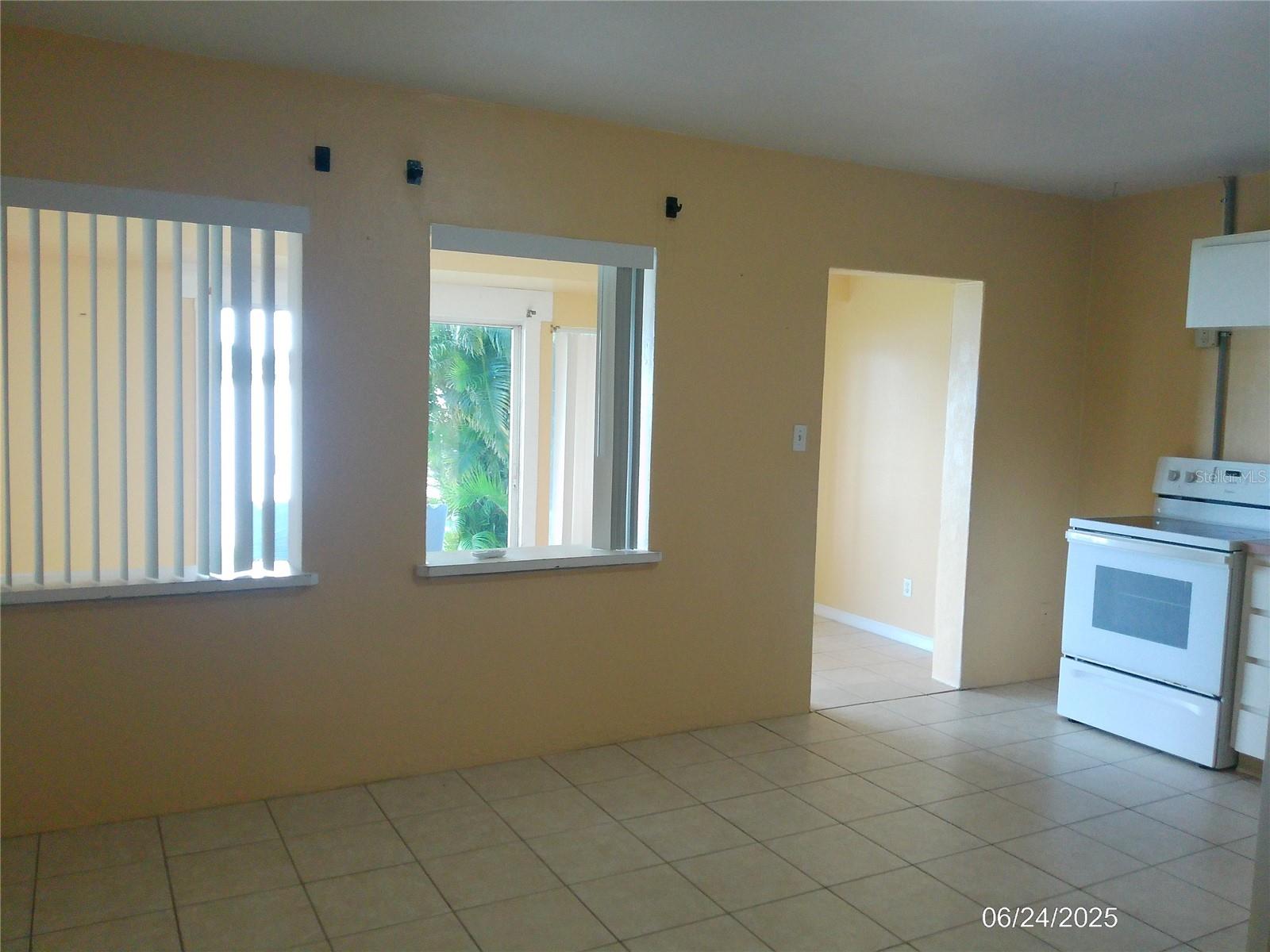 Image 6 of 18 For 1111 Cypress Gardens Boulevard Se 9