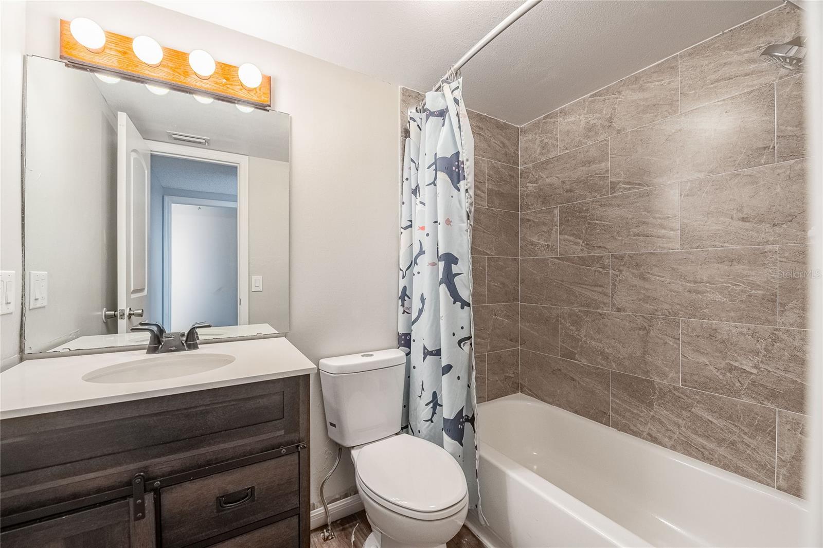 Image 21 of 53 For 252 Brookins Avenue