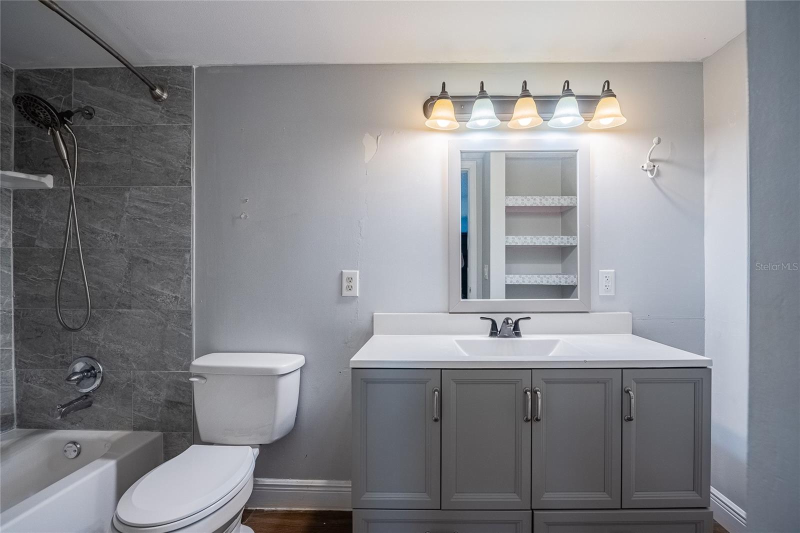 Image 23 of 53 For 252 Brookins Avenue