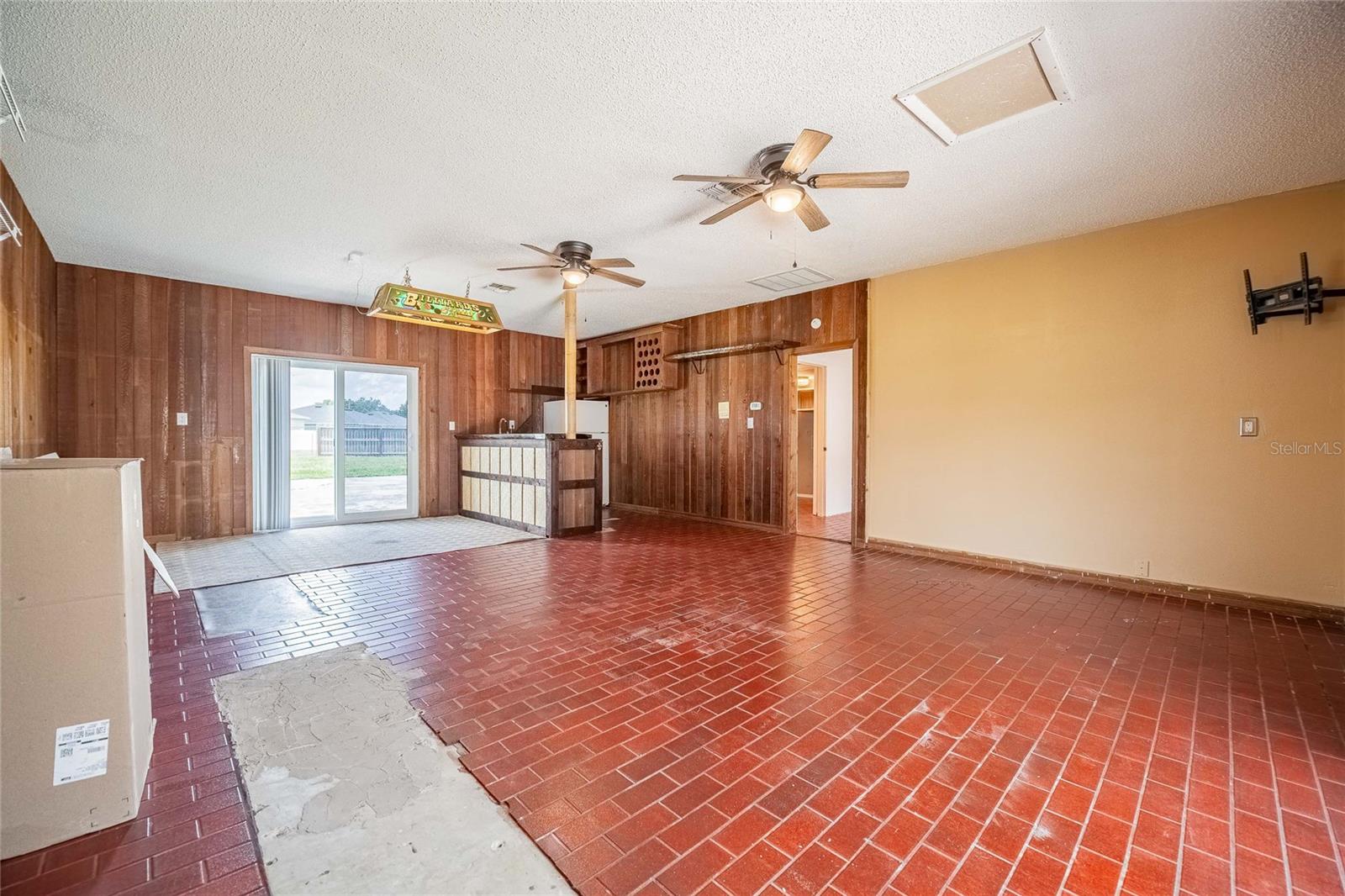 Image 32 of 53 For 252 Brookins Avenue