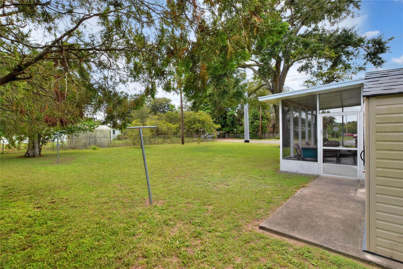 Image 32 of 41 For 726 Susan Drive