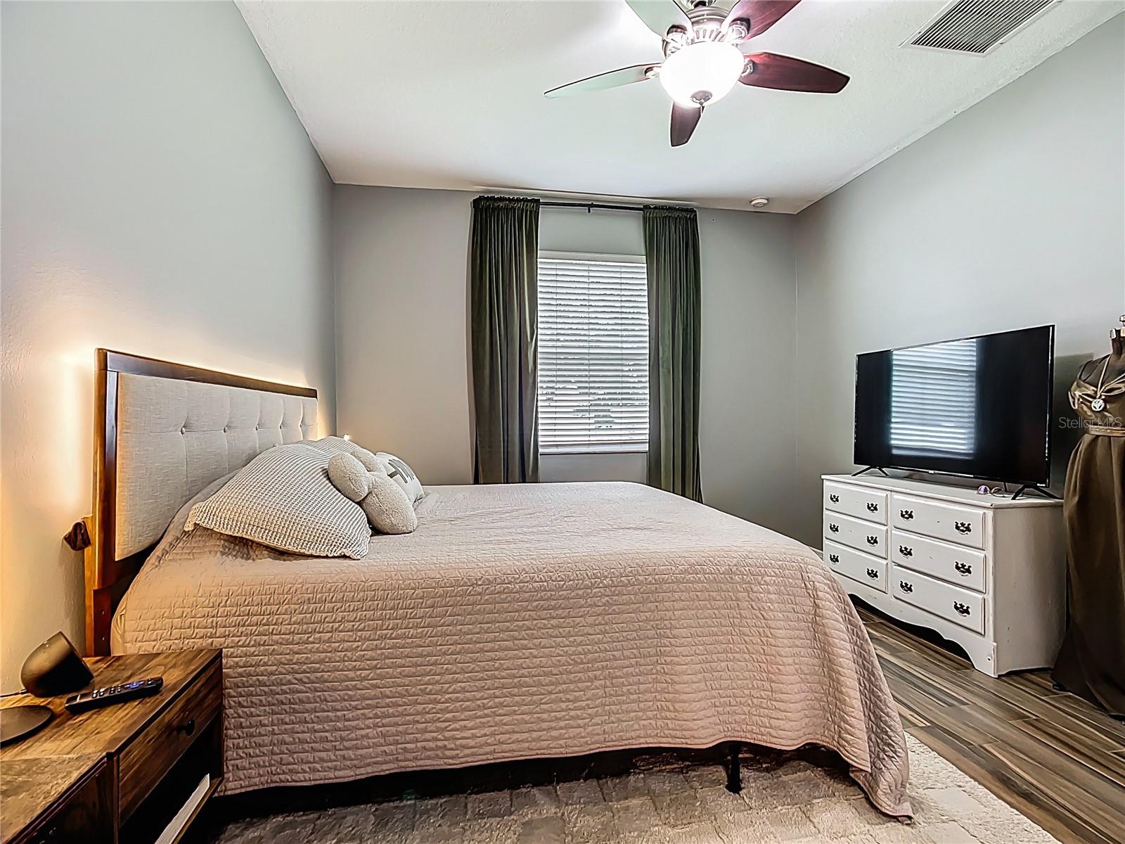 Image 17 of 62 For 4458 Creekside Drive
