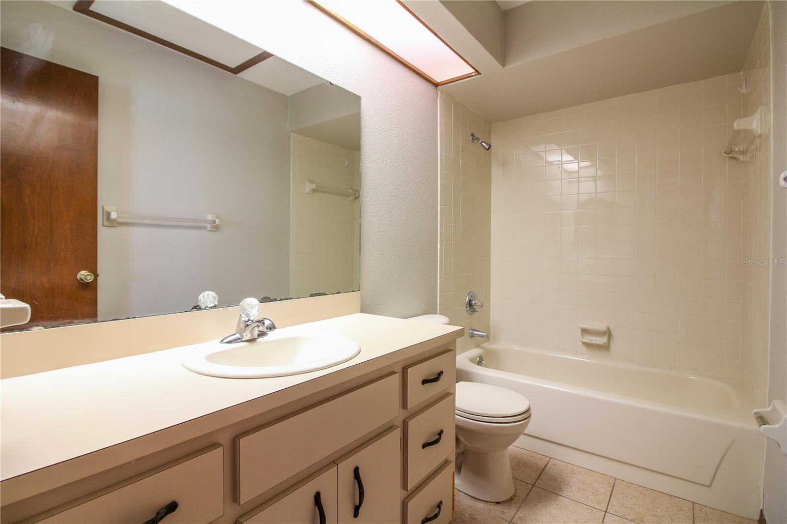 Image 15 of 18 For 6309 Highland Gardens Court