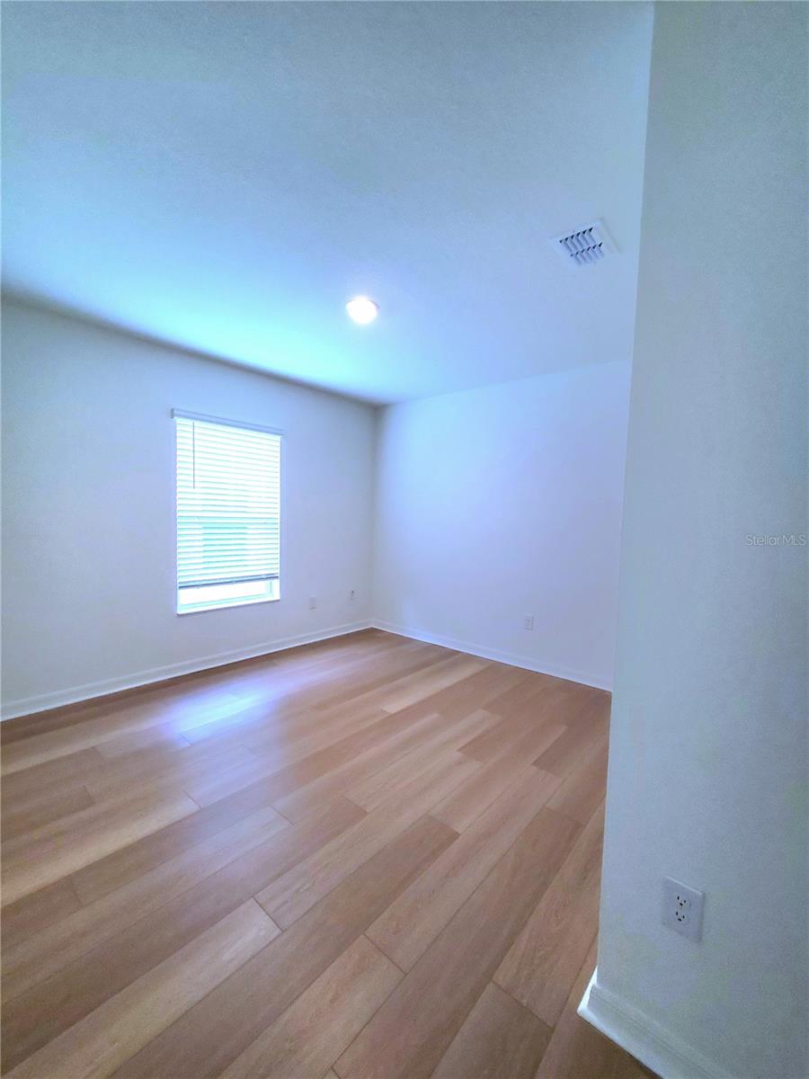 Image 4 of 7 For 7036 Cruz Court