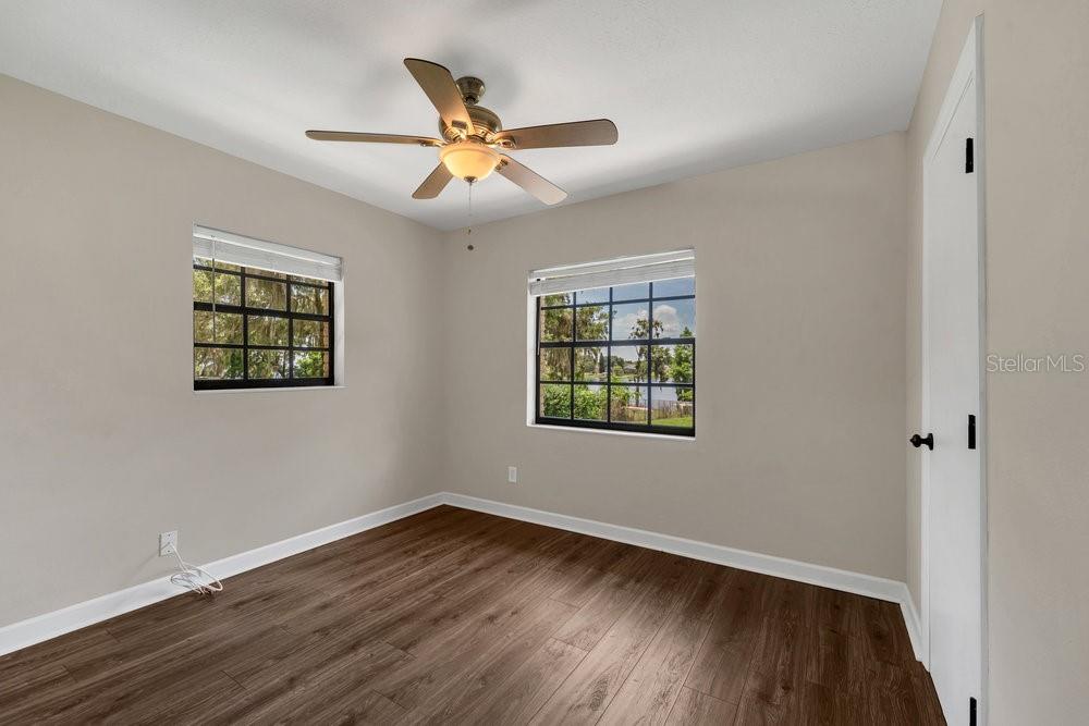 Image 13 of 56 For 224 Lakeshore Drive