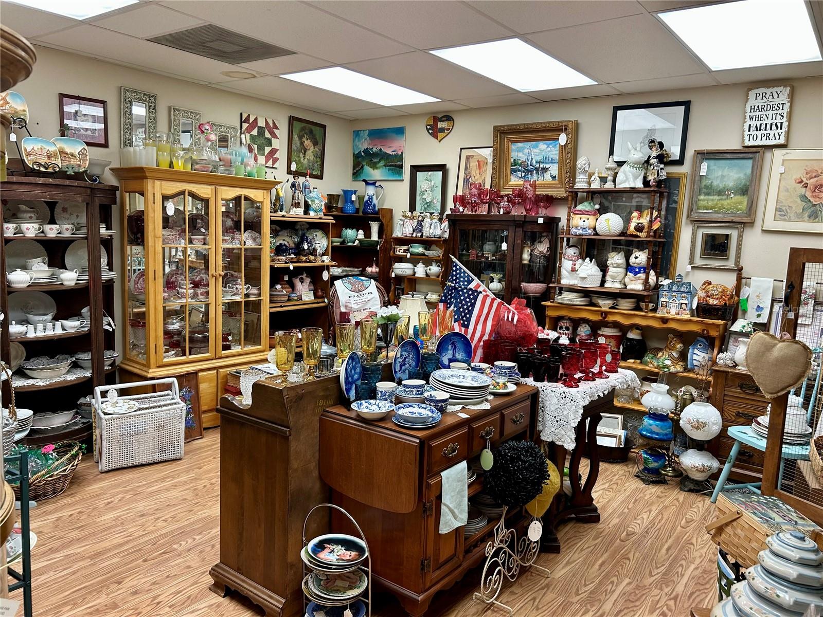 Image 4 of 36 For 208 Main Street
