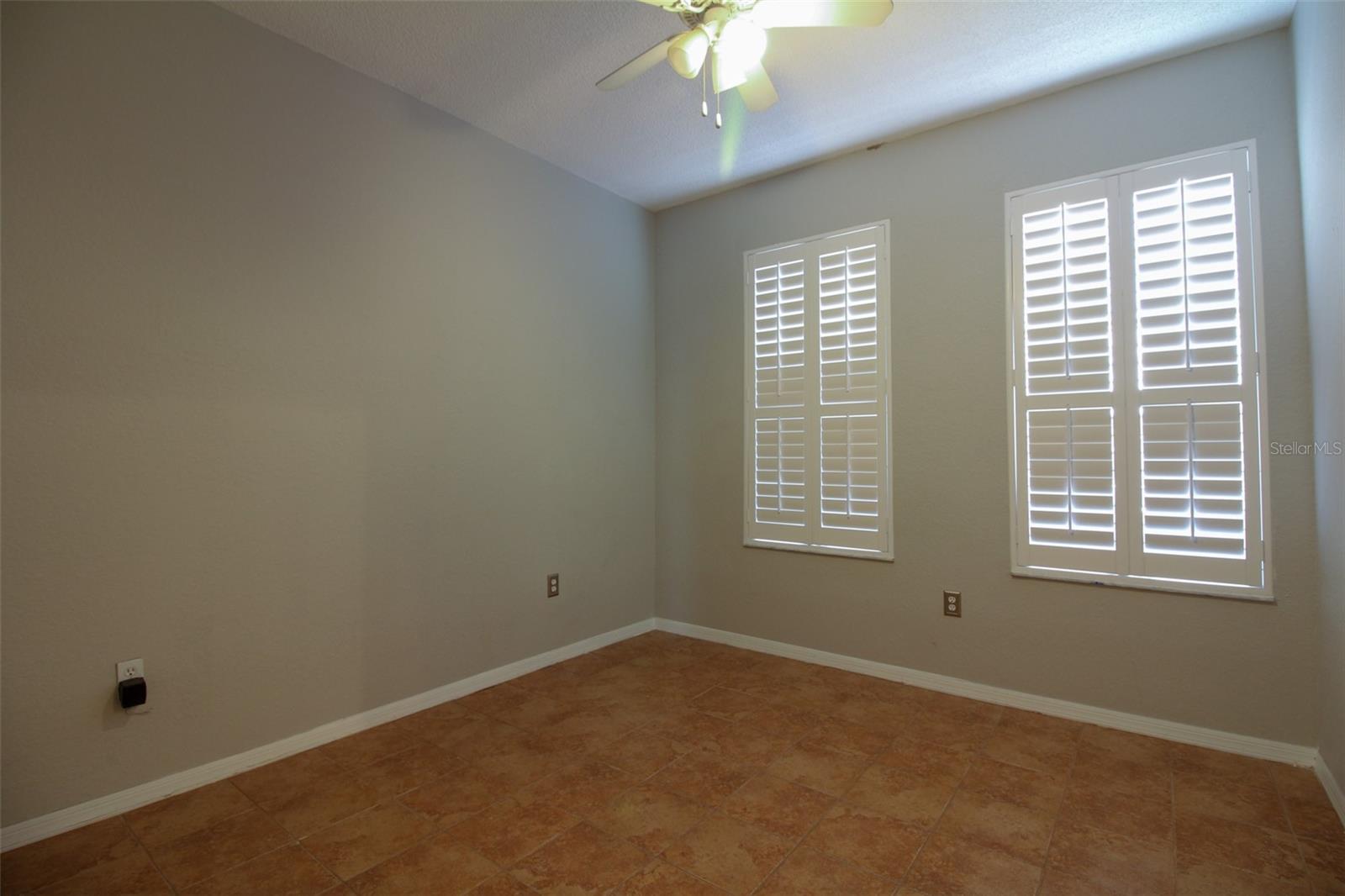 Image 19 of 21 For 5491 Moon Valley Drive