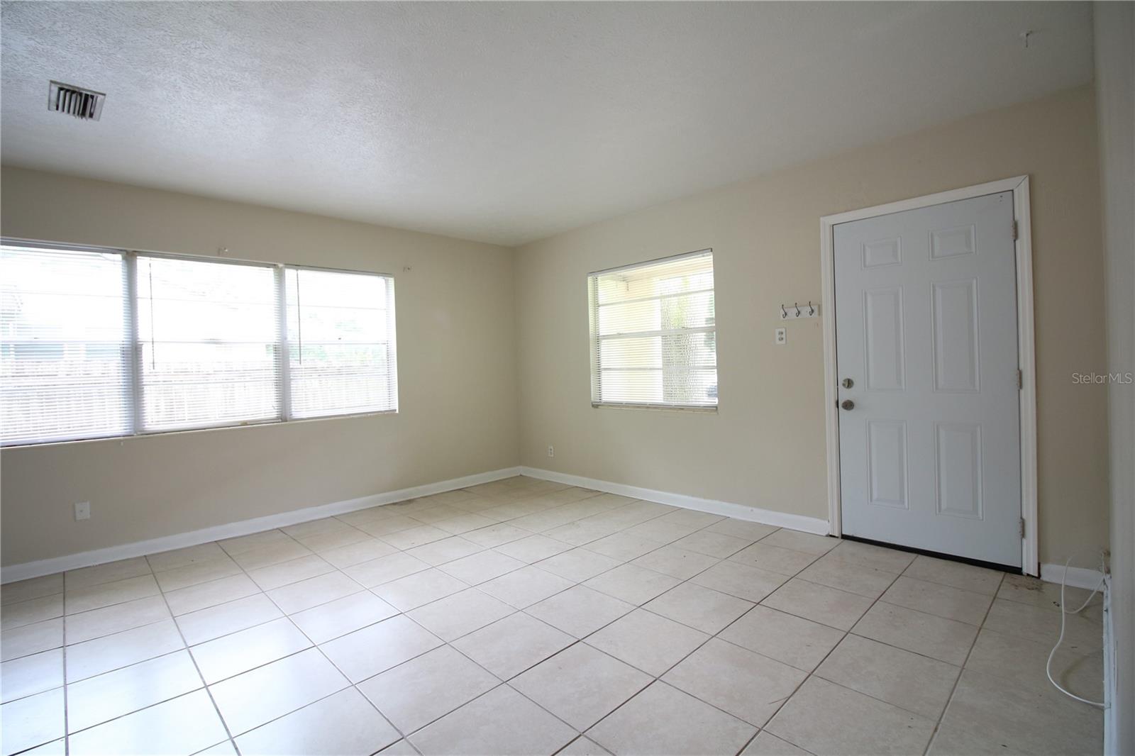 Listing photo id 0 for 602 Johnson Street
