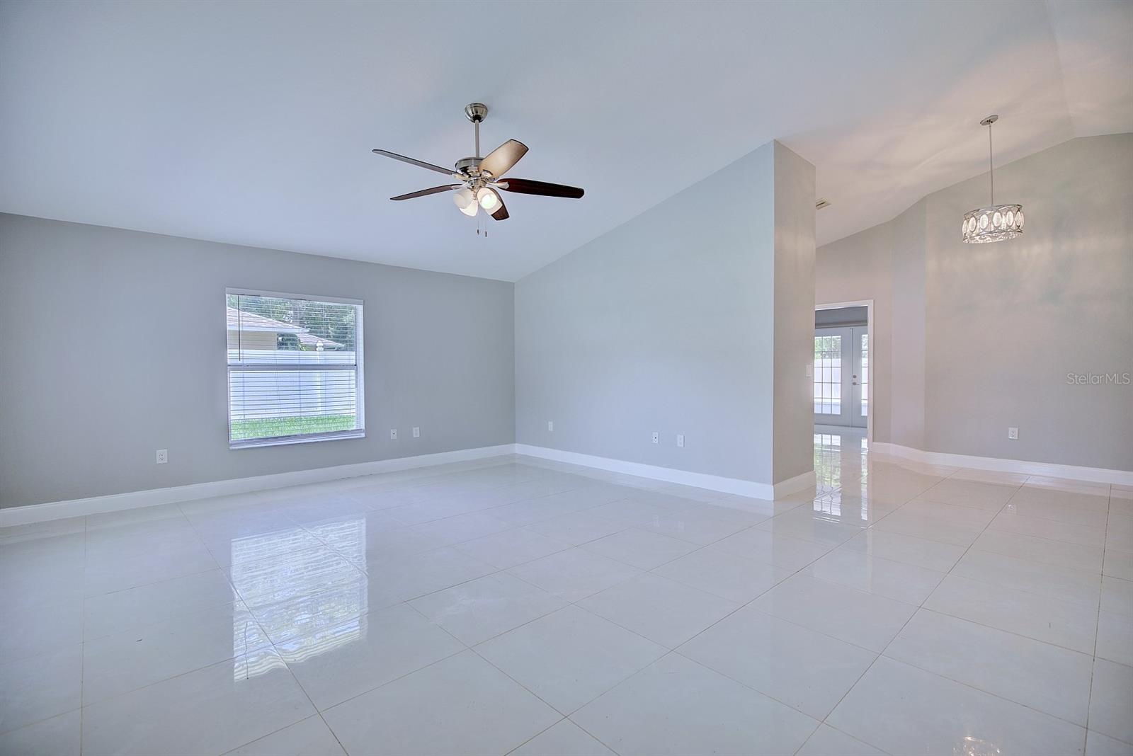 Image 12 of 36 For 3012 King Drive 207