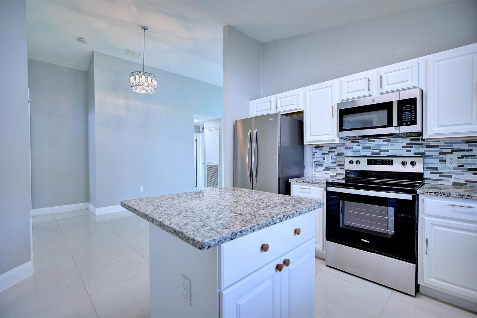 Image 18 of 36 For 3012 King Drive 207