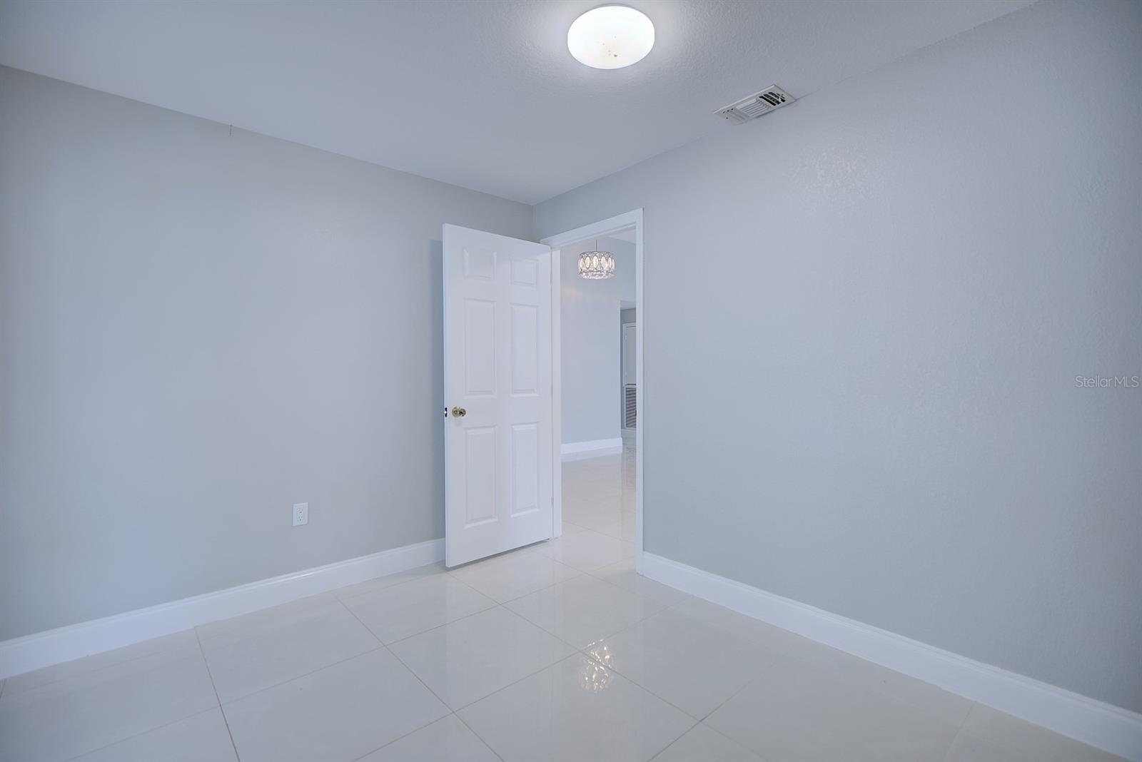 Image 29 of 36 For 3012 King Drive 207