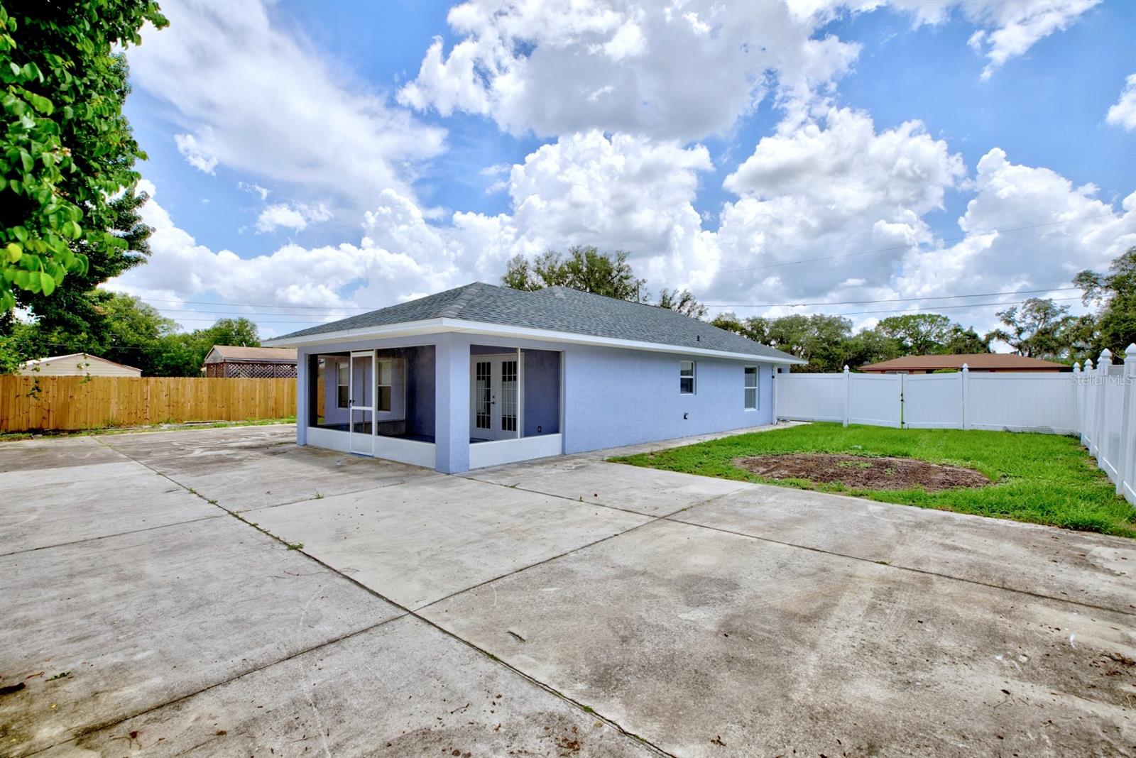 Image 36 of 36 For 3012 King Drive 207