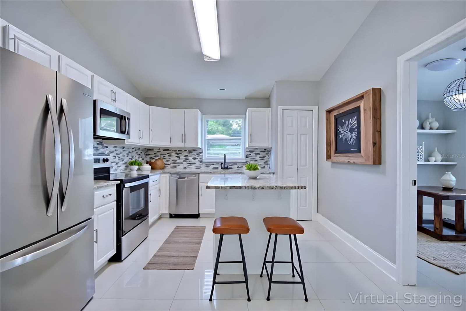 Image 4 of 36 For 3012 King Drive 207
