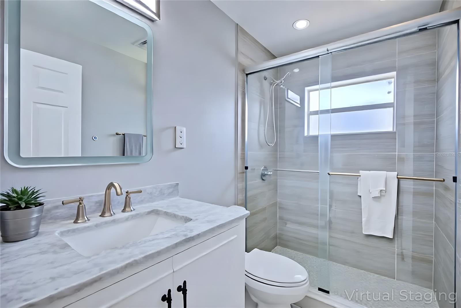 Image 8 of 36 For 3012 King Drive 207