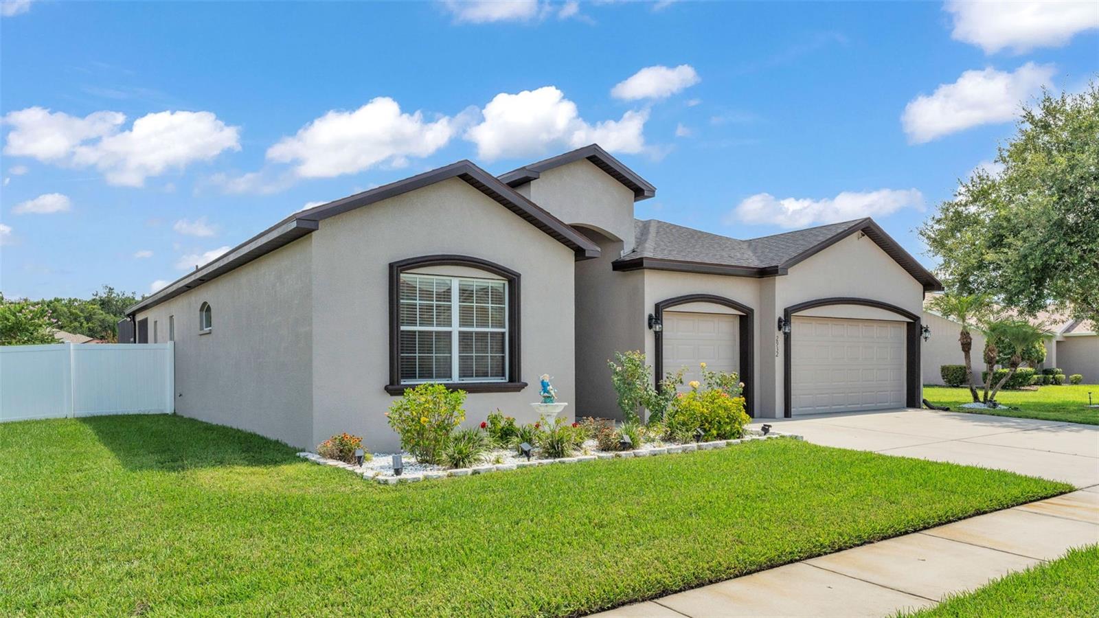 Image 11 of 59 For 2932 Blackwater Creek Dr