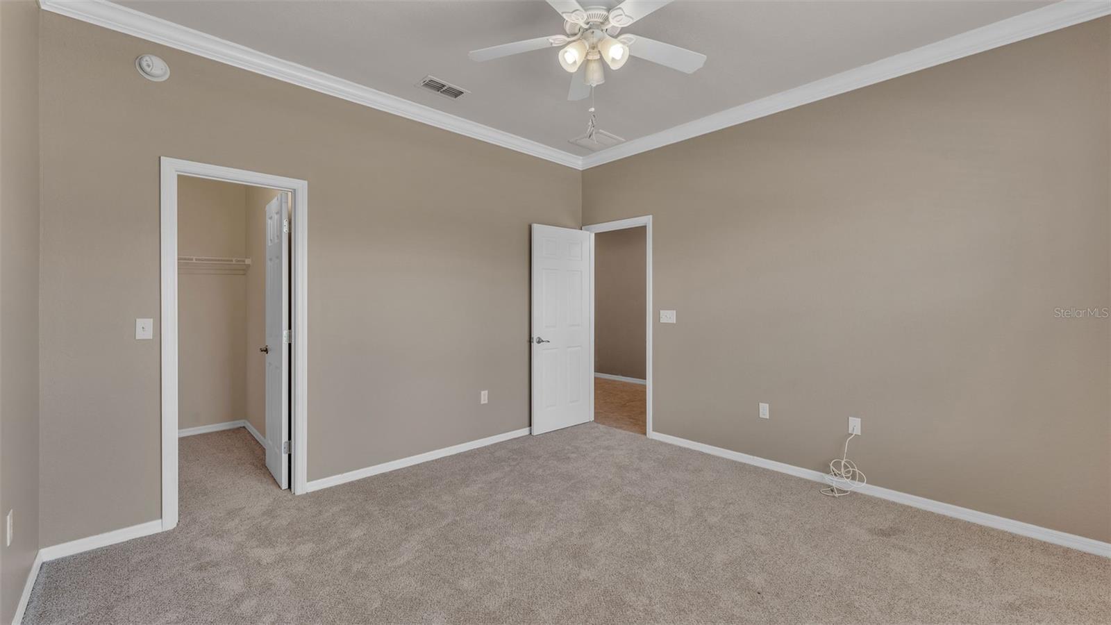 Image 18 of 59 For 2932 Blackwater Creek Dr