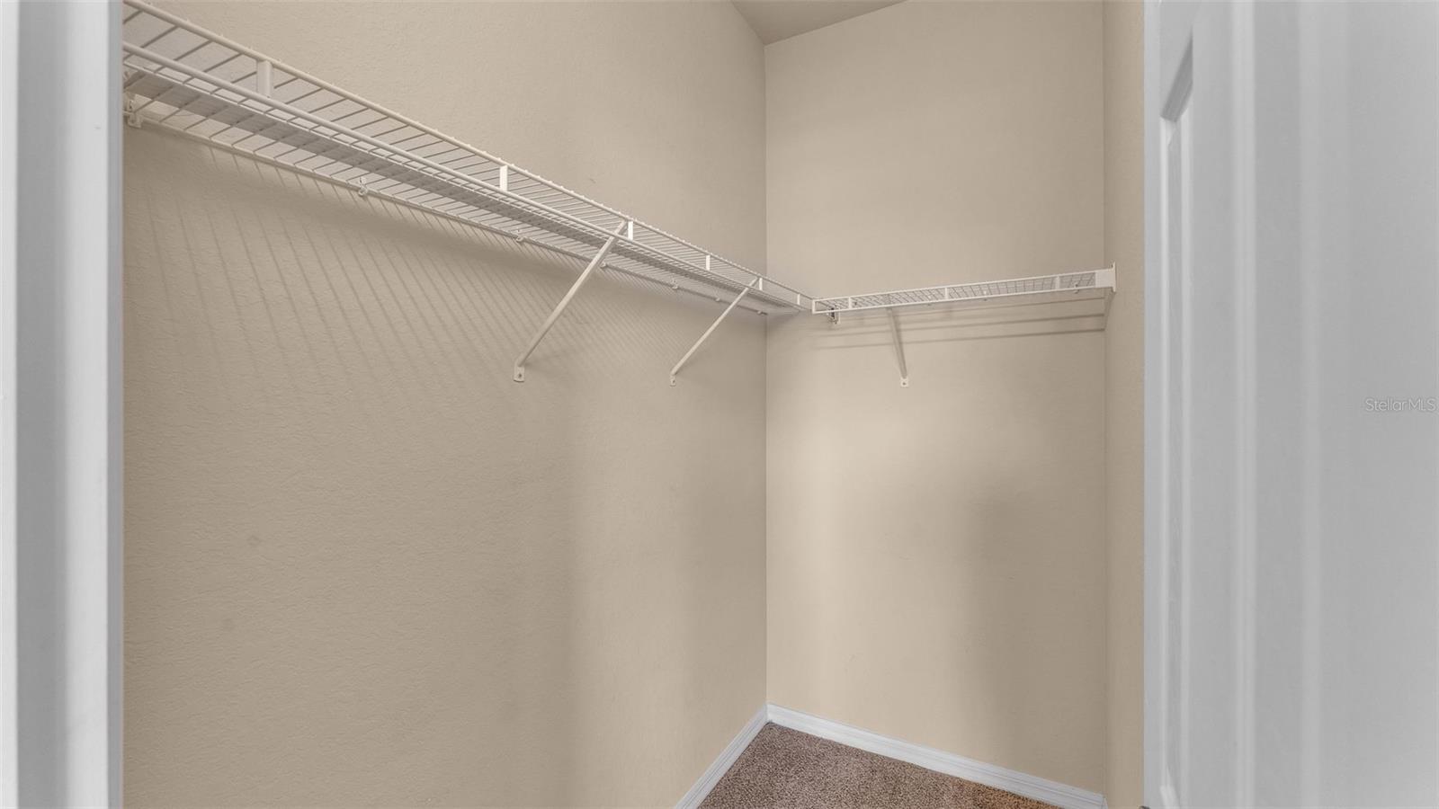 Image 19 of 59 For 2932 Blackwater Creek Dr