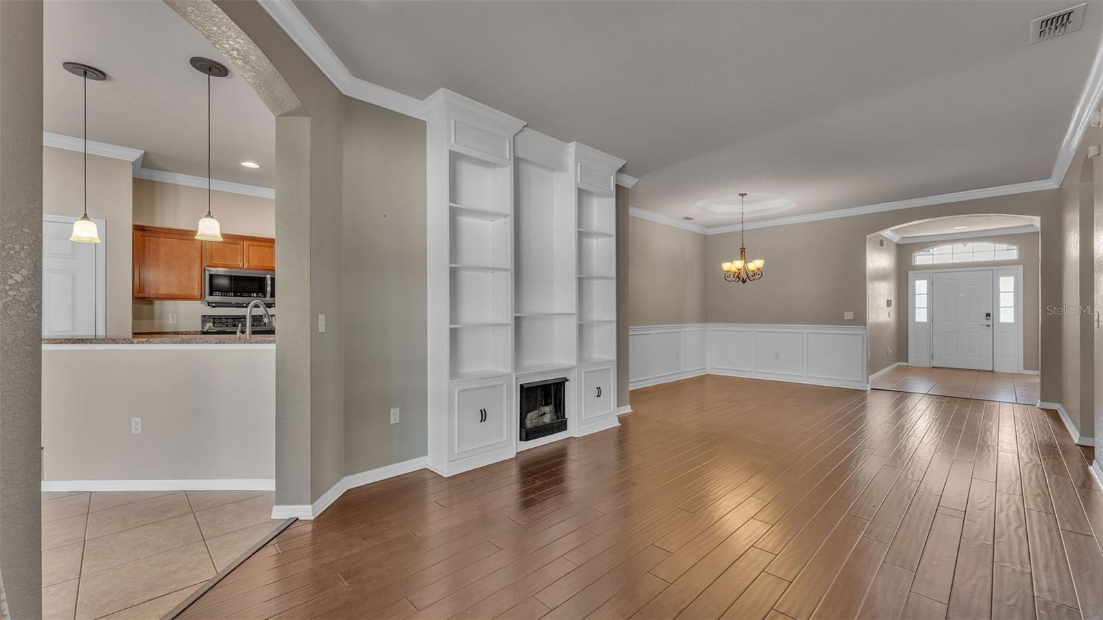 Image 32 of 59 For 2932 Blackwater Creek Dr