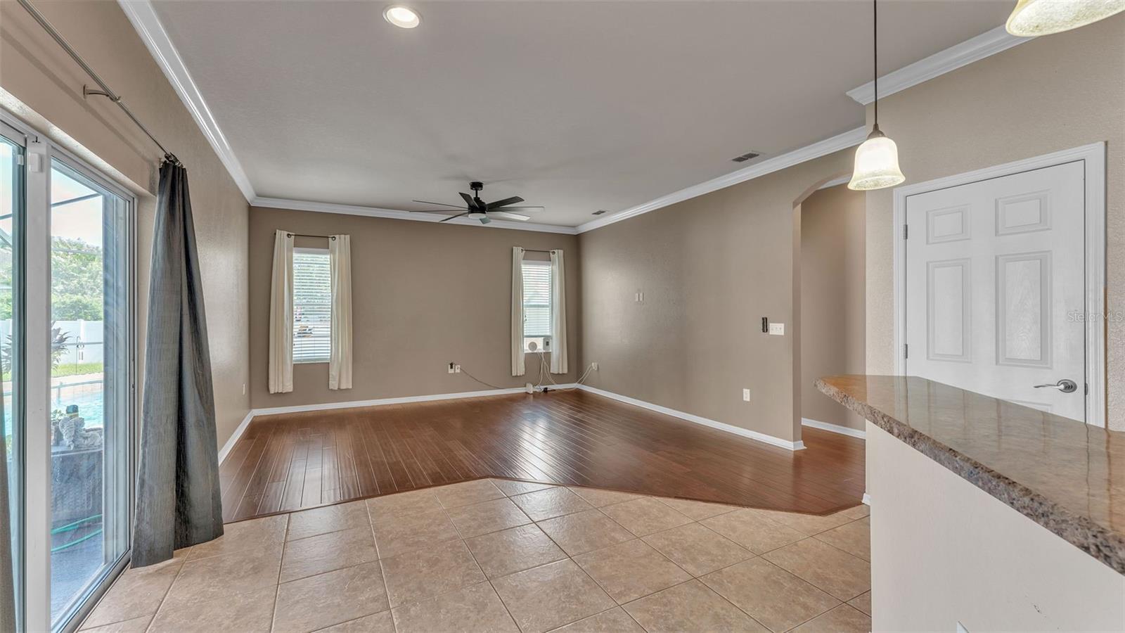Image 33 of 59 For 2932 Blackwater Creek Dr
