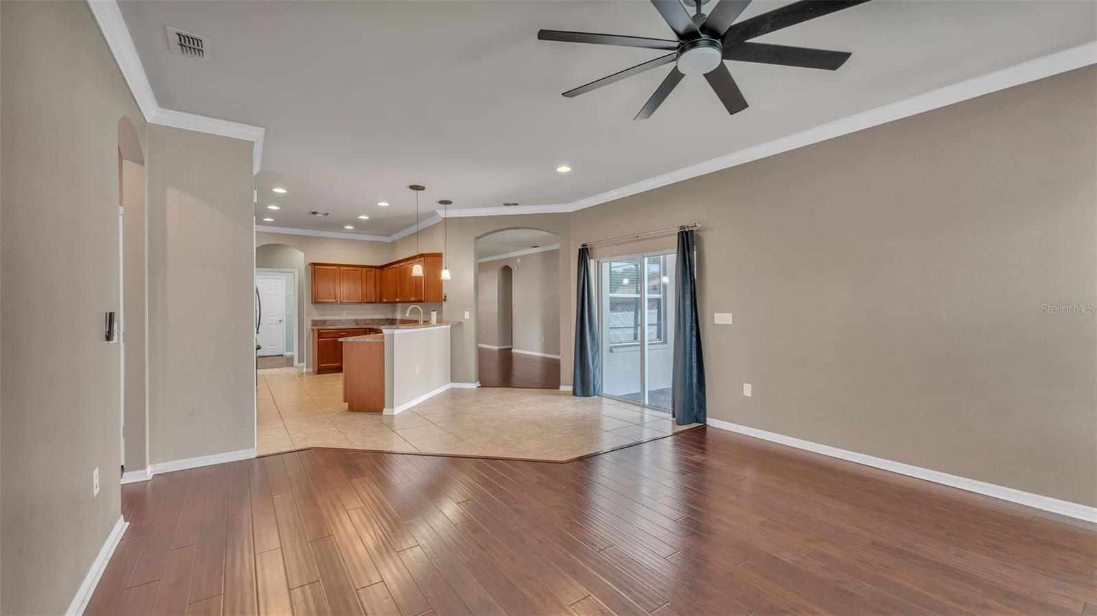 Image 36 of 59 For 2932 Blackwater Creek Dr