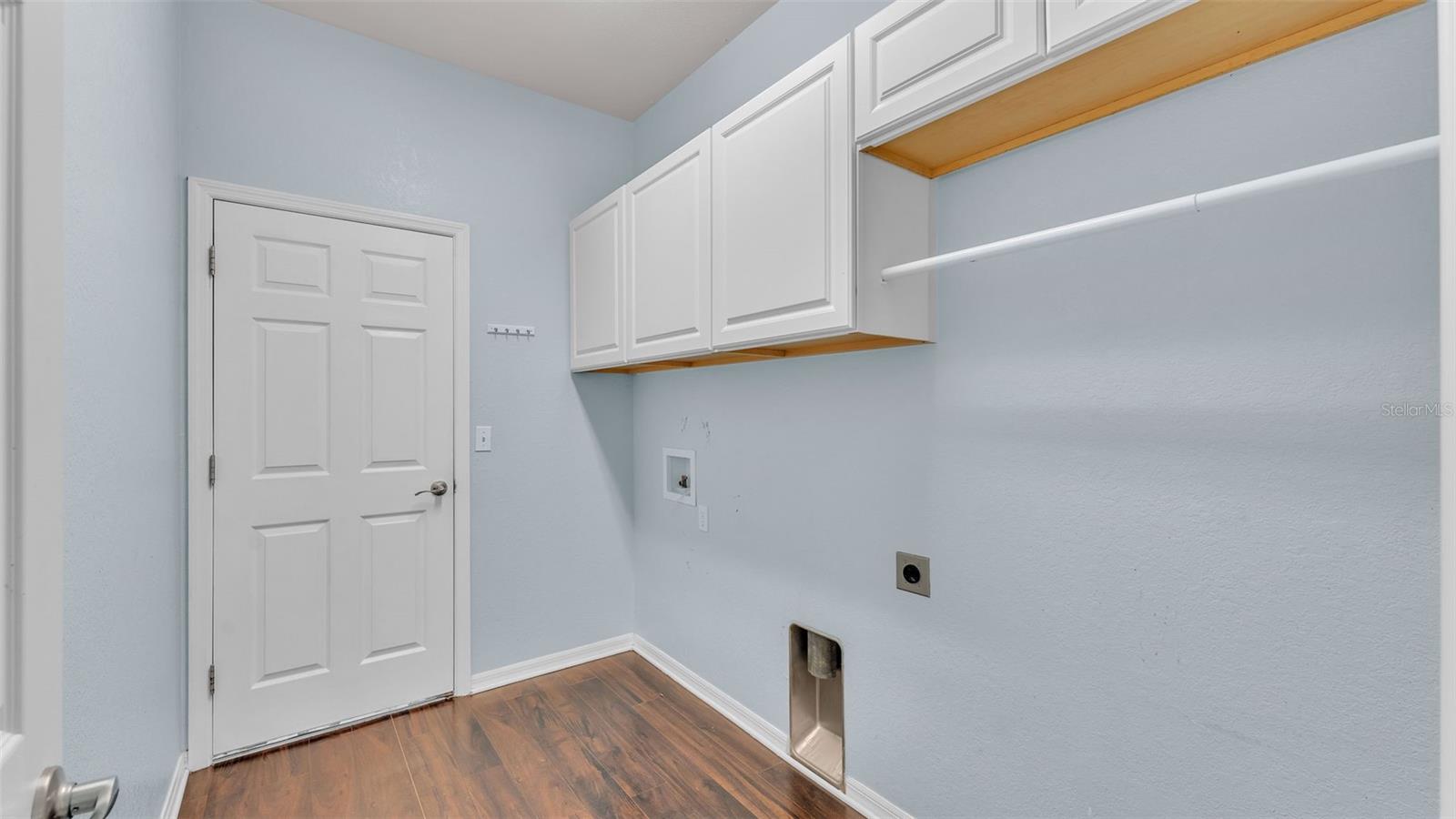 Image 42 of 59 For 2932 Blackwater Creek Dr