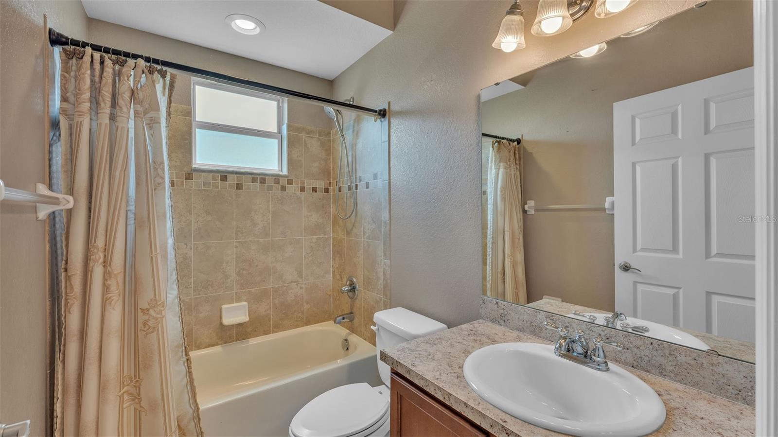 Image 46 of 59 For 2932 Blackwater Creek Dr