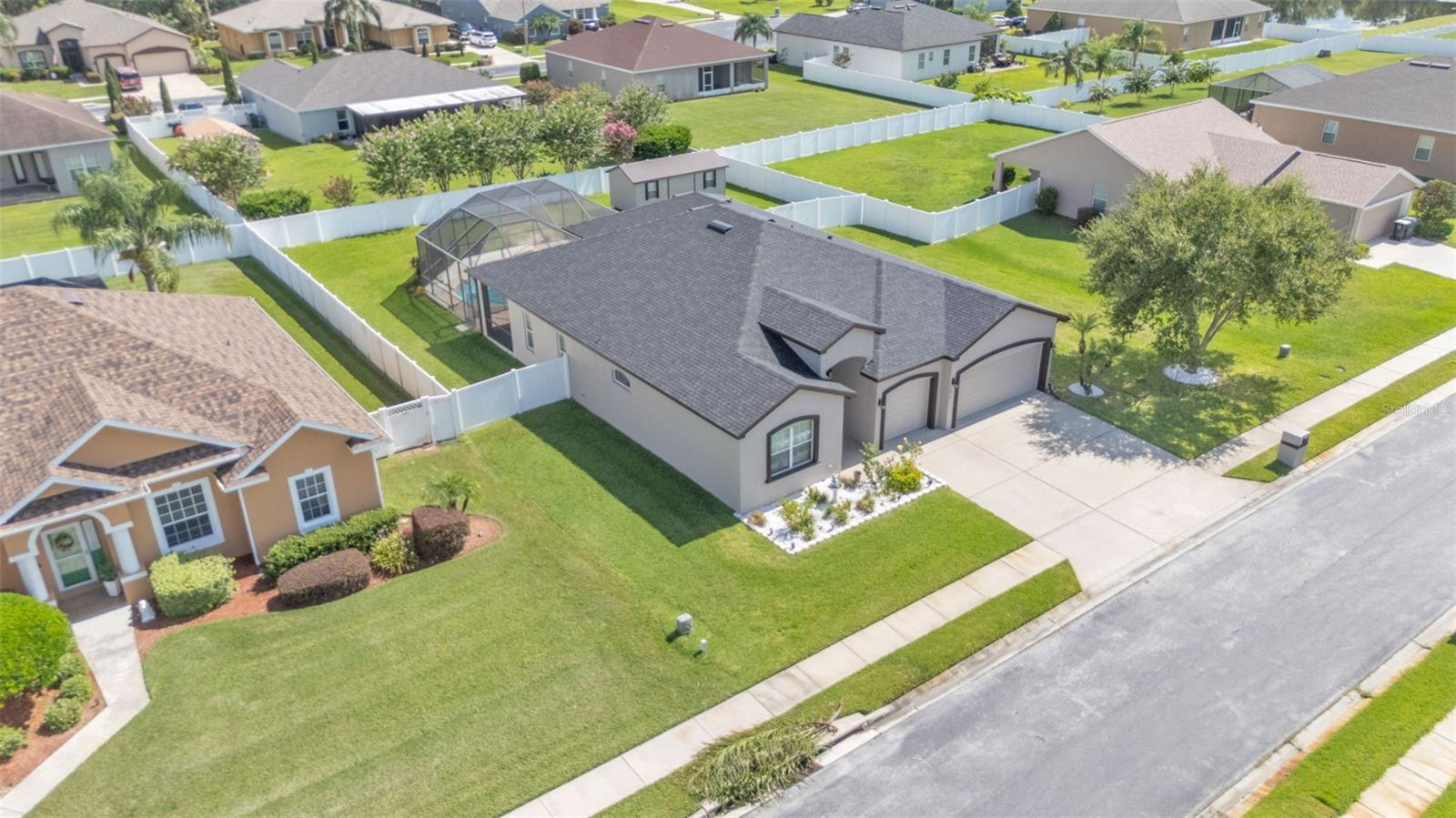 Image 5 of 59 For 2932 Blackwater Creek Dr