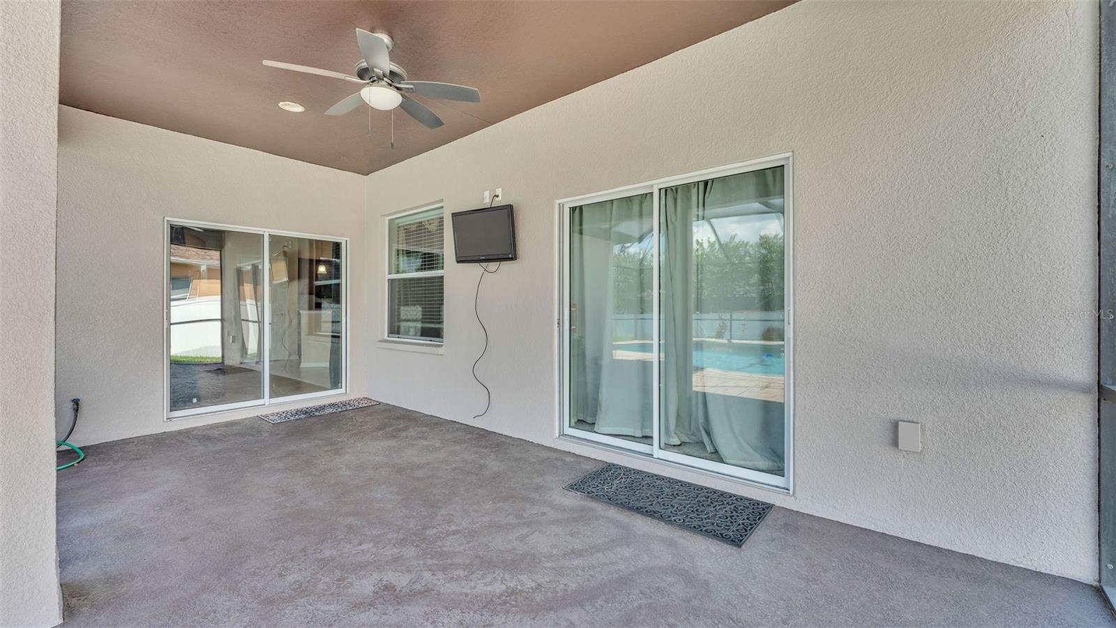 Image 53 of 59 For 2932 Blackwater Creek Dr