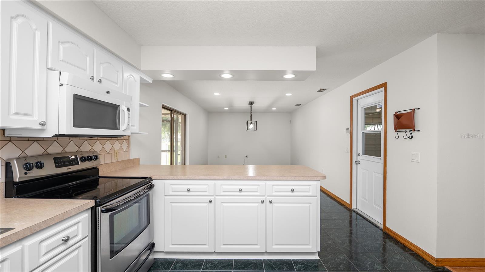 Image 19 of 61 For 6504 Hereford Drive