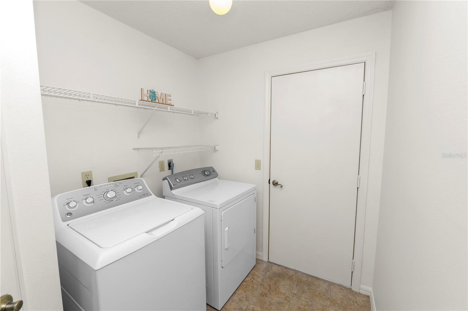Image 40 of 77 For 6231 Res Circle