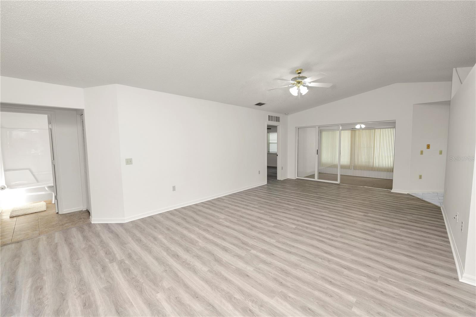 Image 9 of 77 For 6231 Res Circle