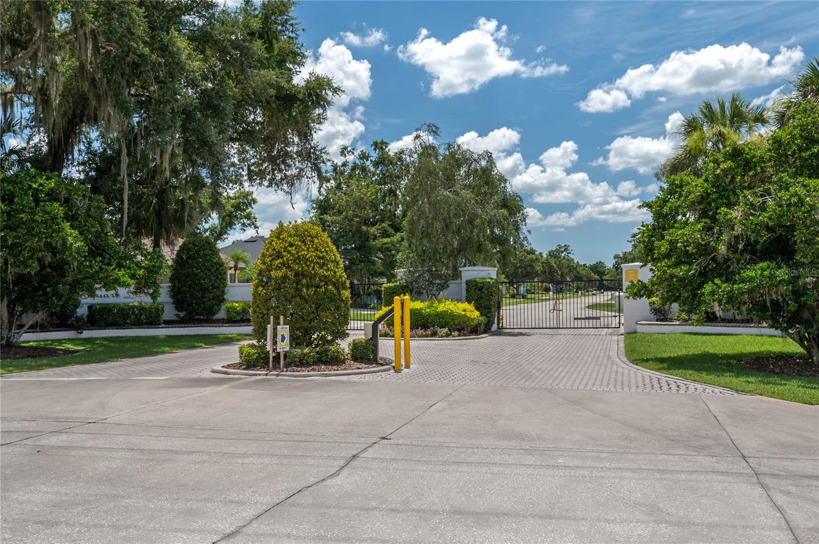 Image 3 of 53 For 825 Square Lake Drive