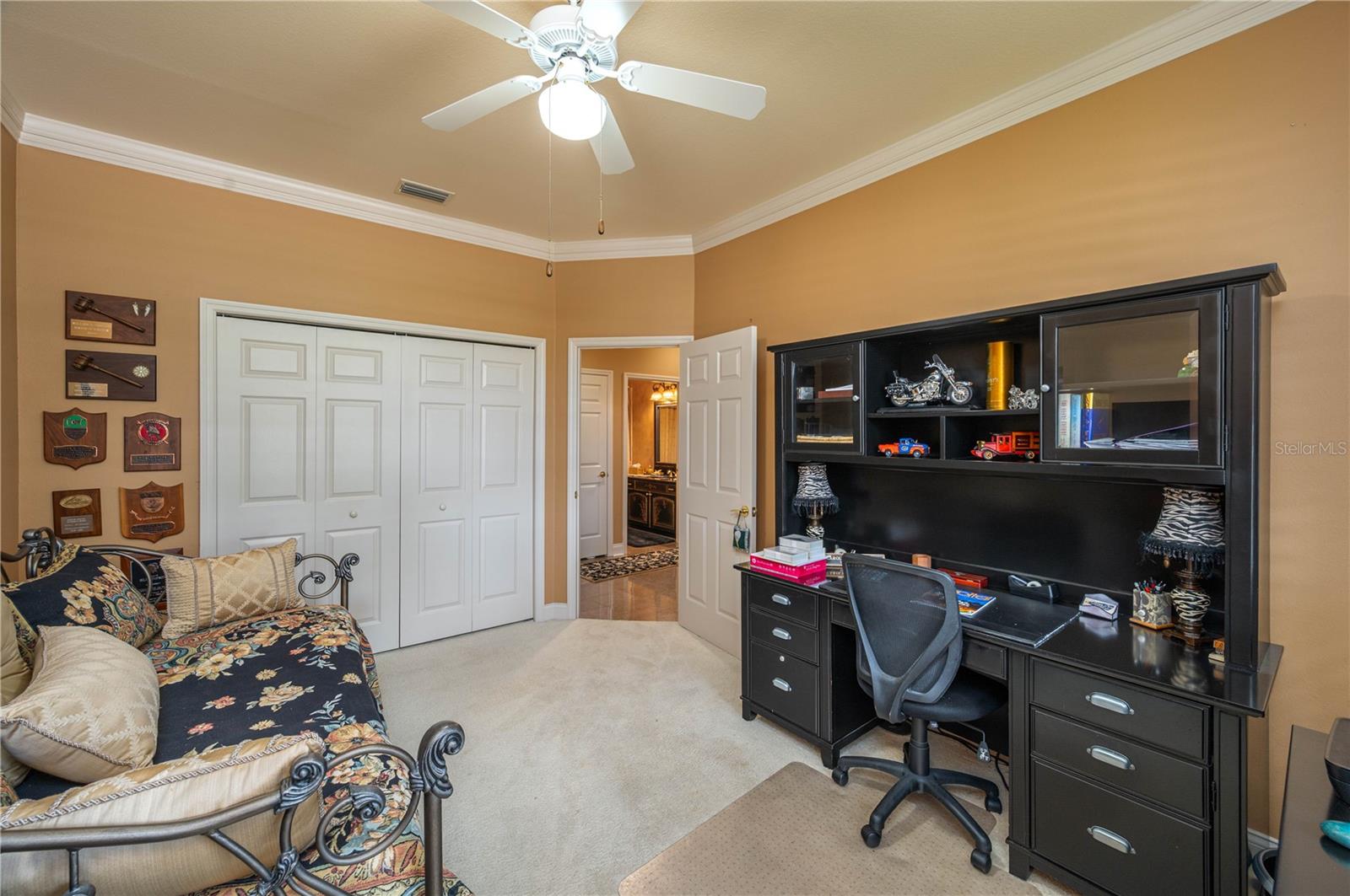 Image 39 of 53 For 825 Square Lake Drive
