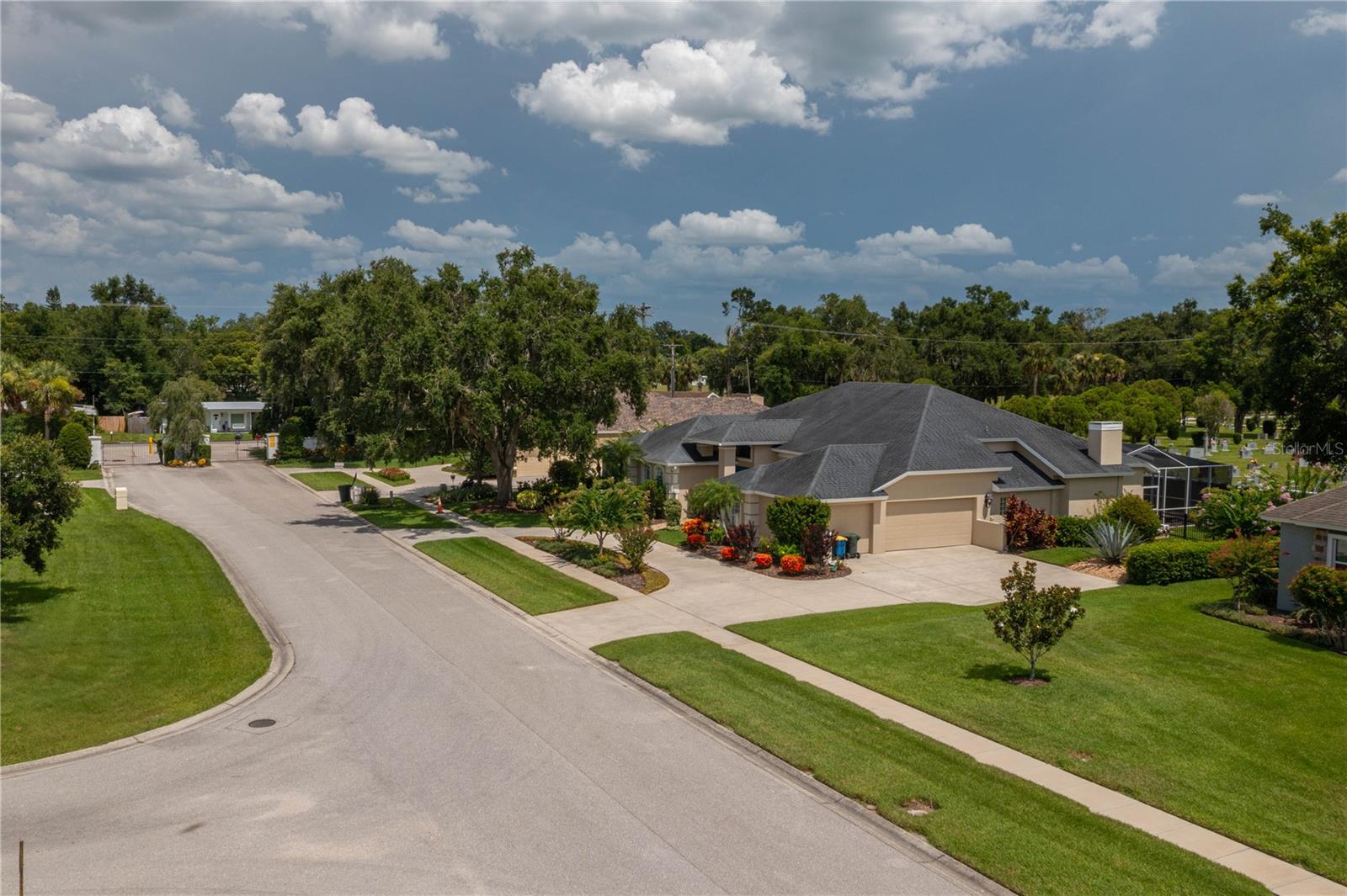 Image 7 of 53 For 825 Square Lake Drive
