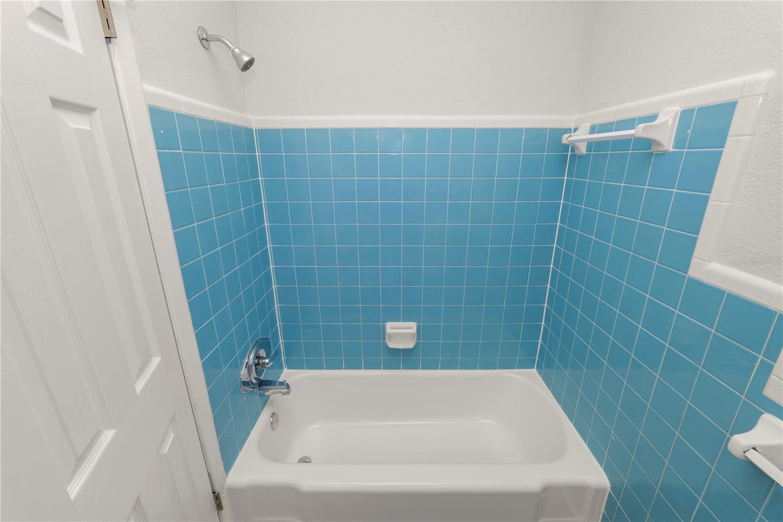 Image 18 of 32 For 2931 Pineway Avenue