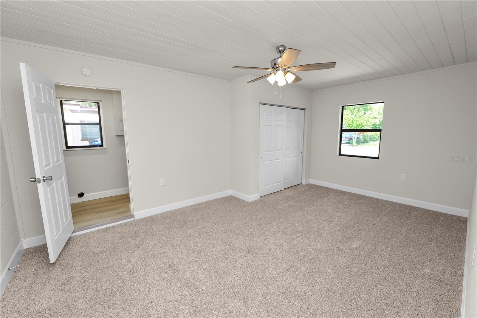 Image 21 of 32 For 2931 Pineway Avenue