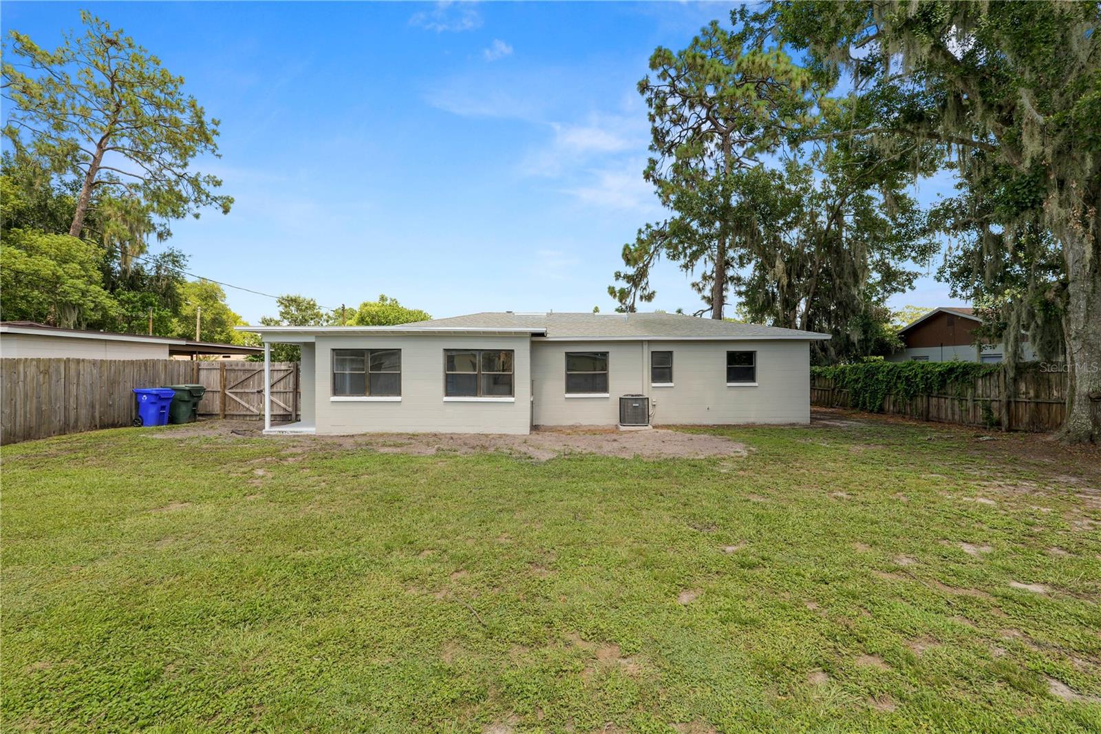 Image 26 of 32 For 2931 Pineway Avenue