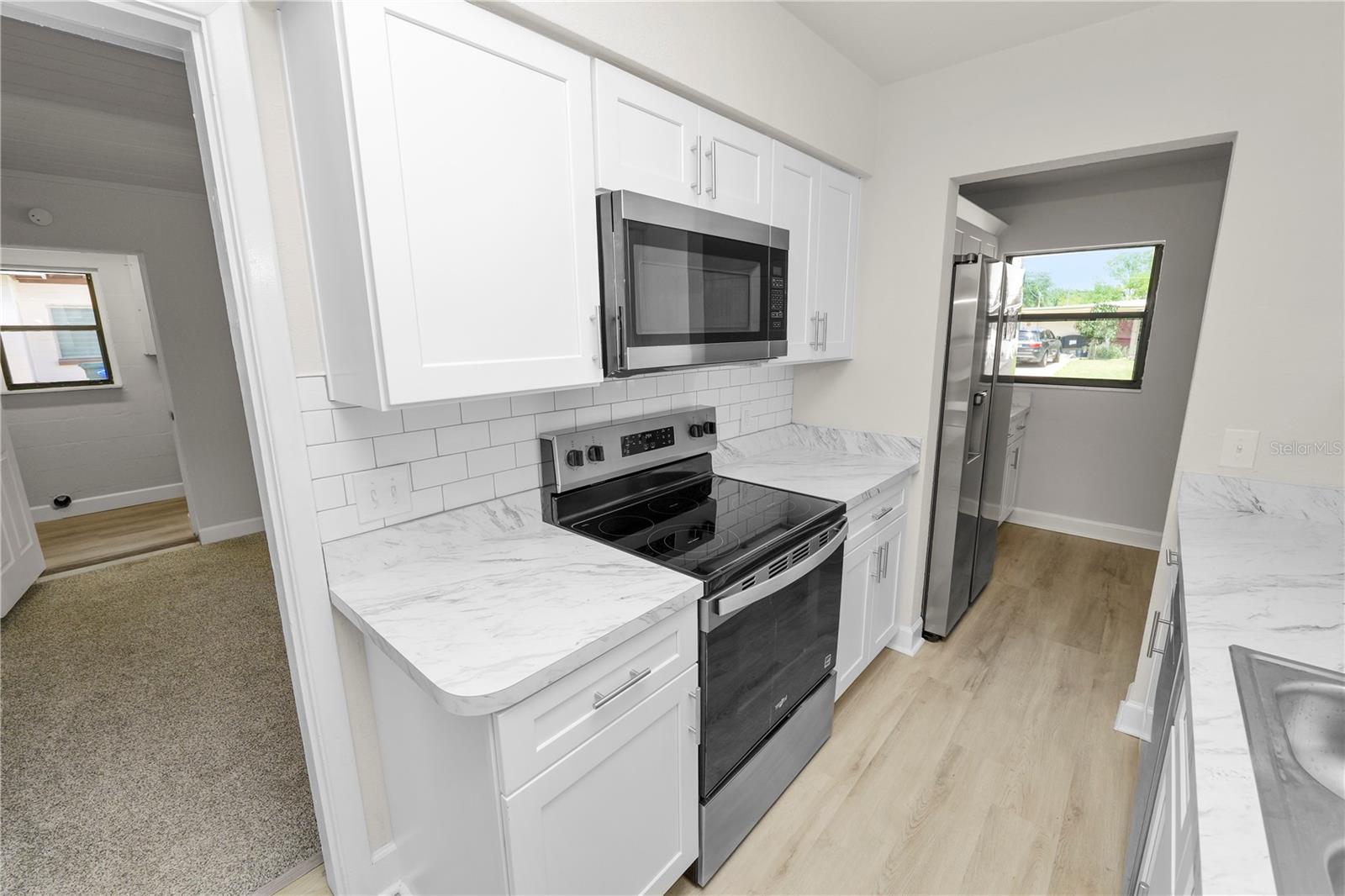 Image 6 of 32 For 2931 Pineway Avenue