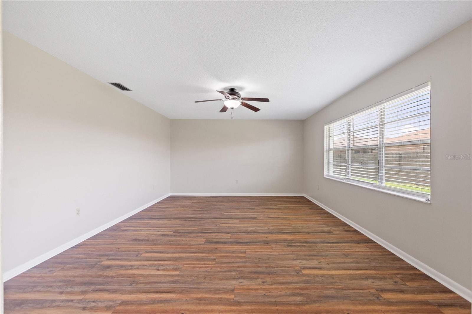 Image 10 of 21 For 486 Cameo Drive