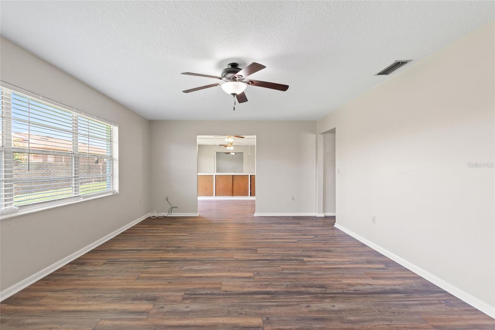 Image 11 of 21 For 486 Cameo Drive