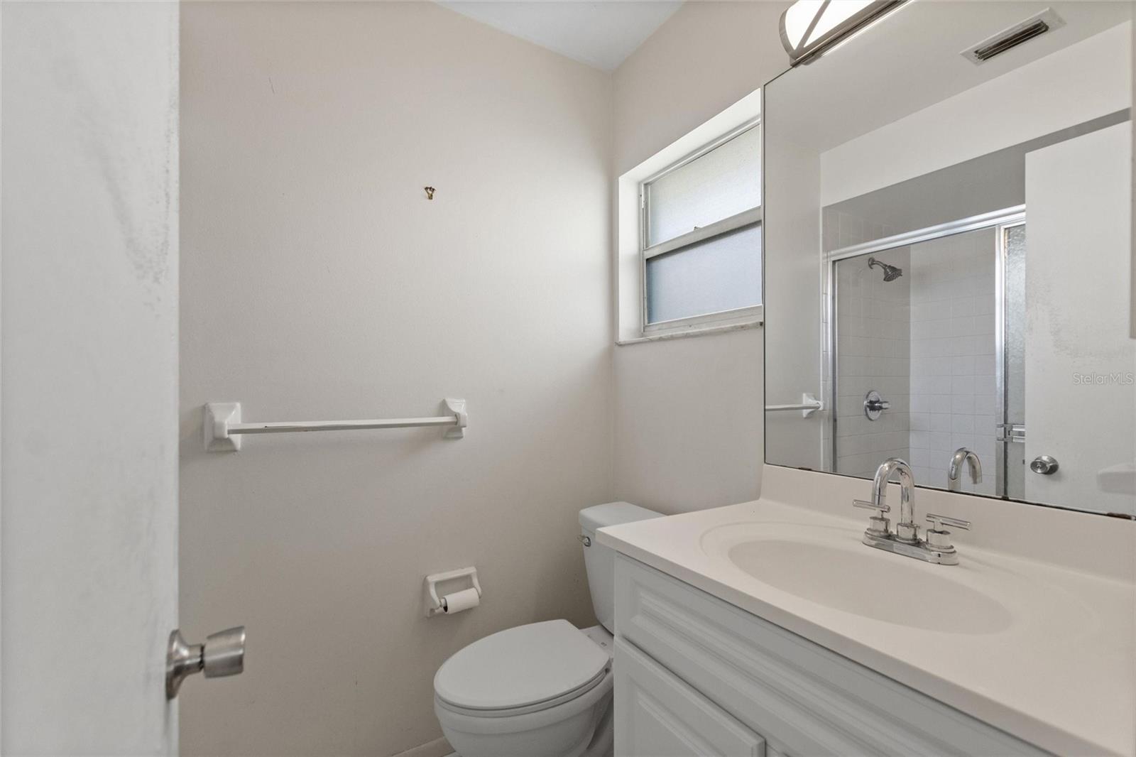 Image 15 of 21 For 486 Cameo Drive