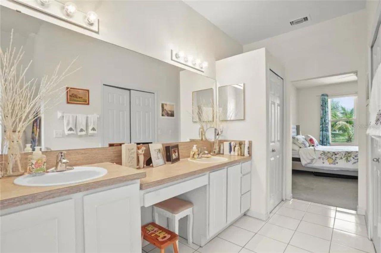 Image 16 of 32 For 3999 Whistlewood Circle