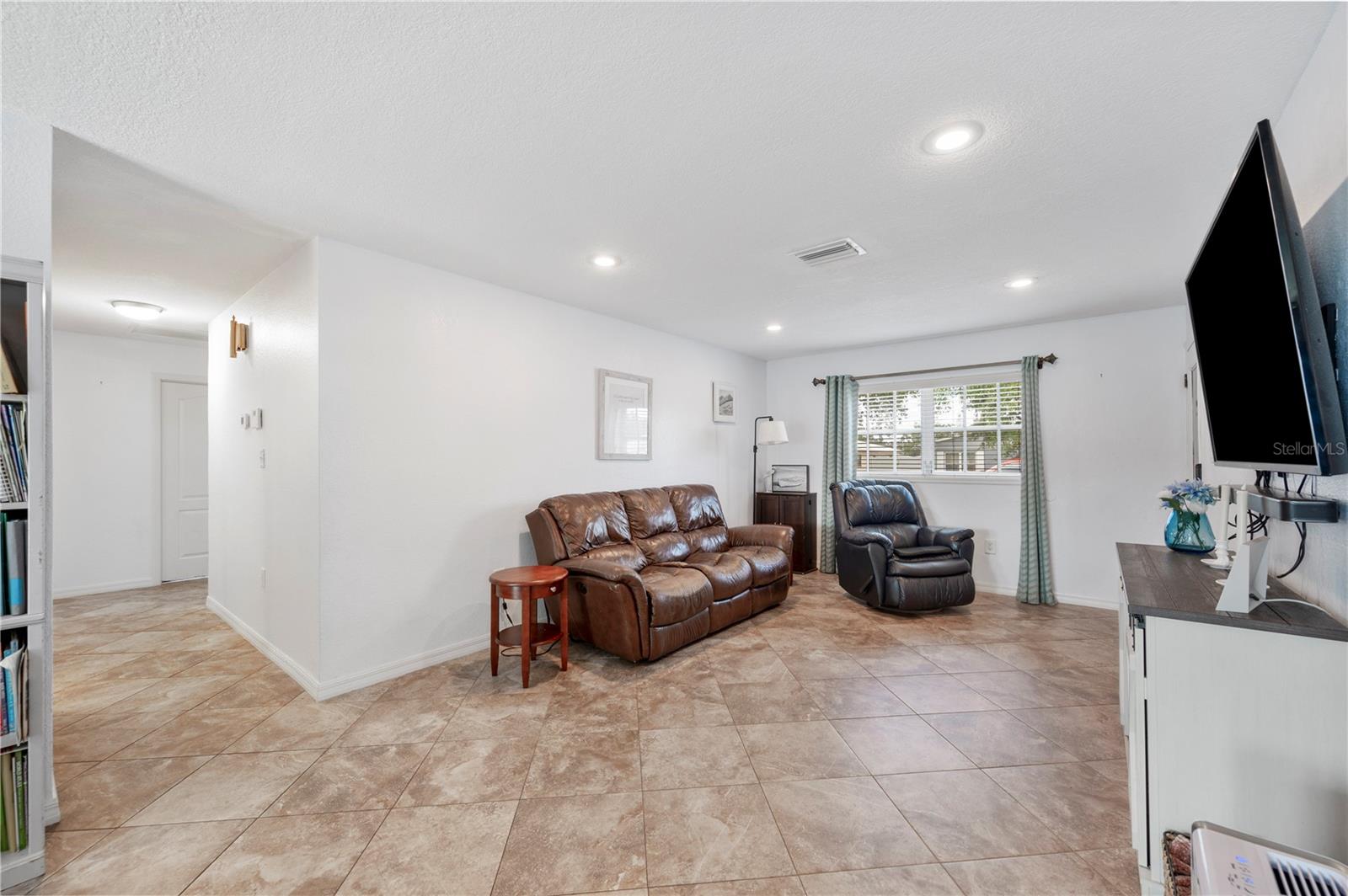Image 5 of 27 For 3124 Lee Warren Avenue