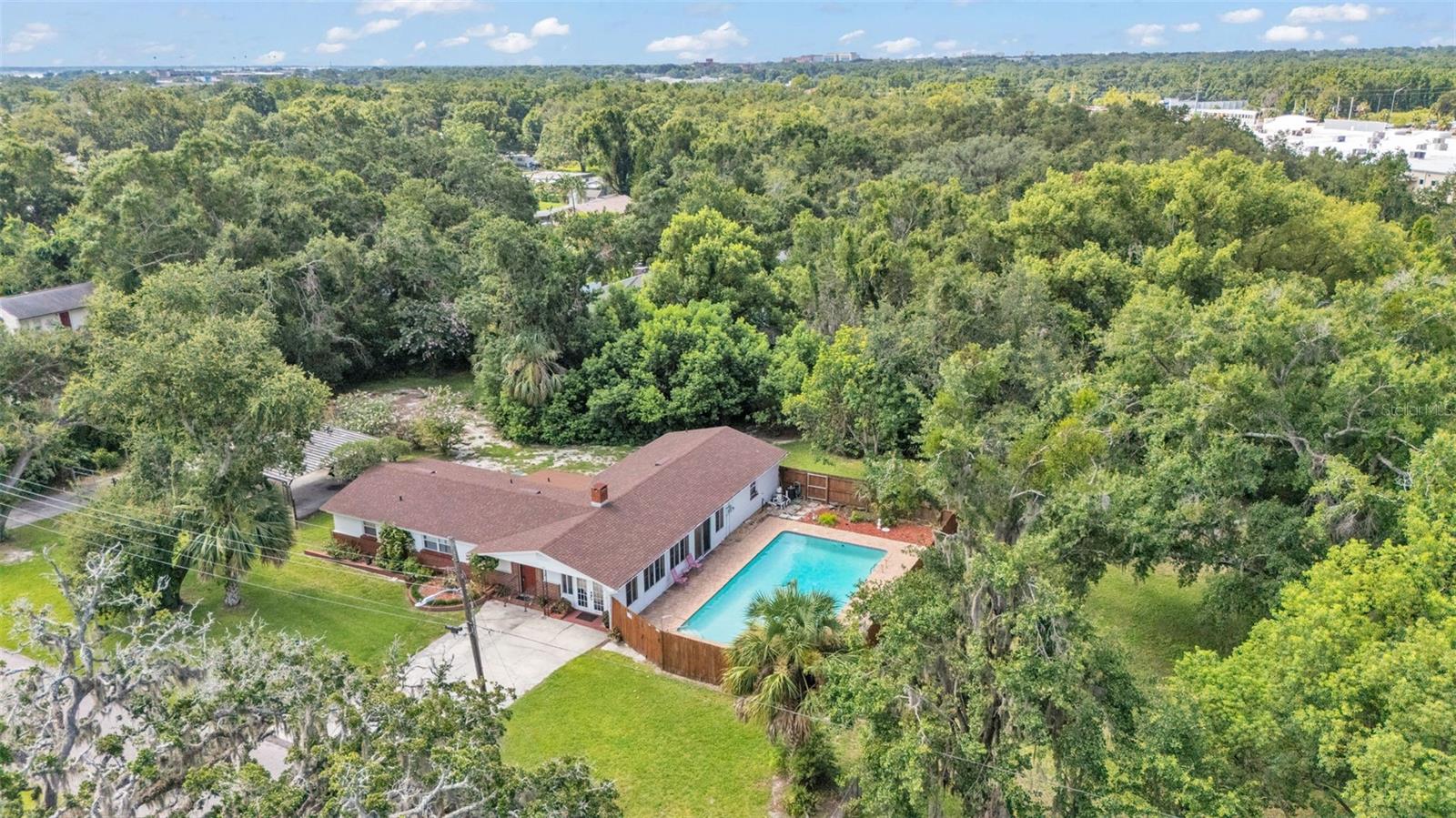 Image 11 of 55 For 730 Carver Street
