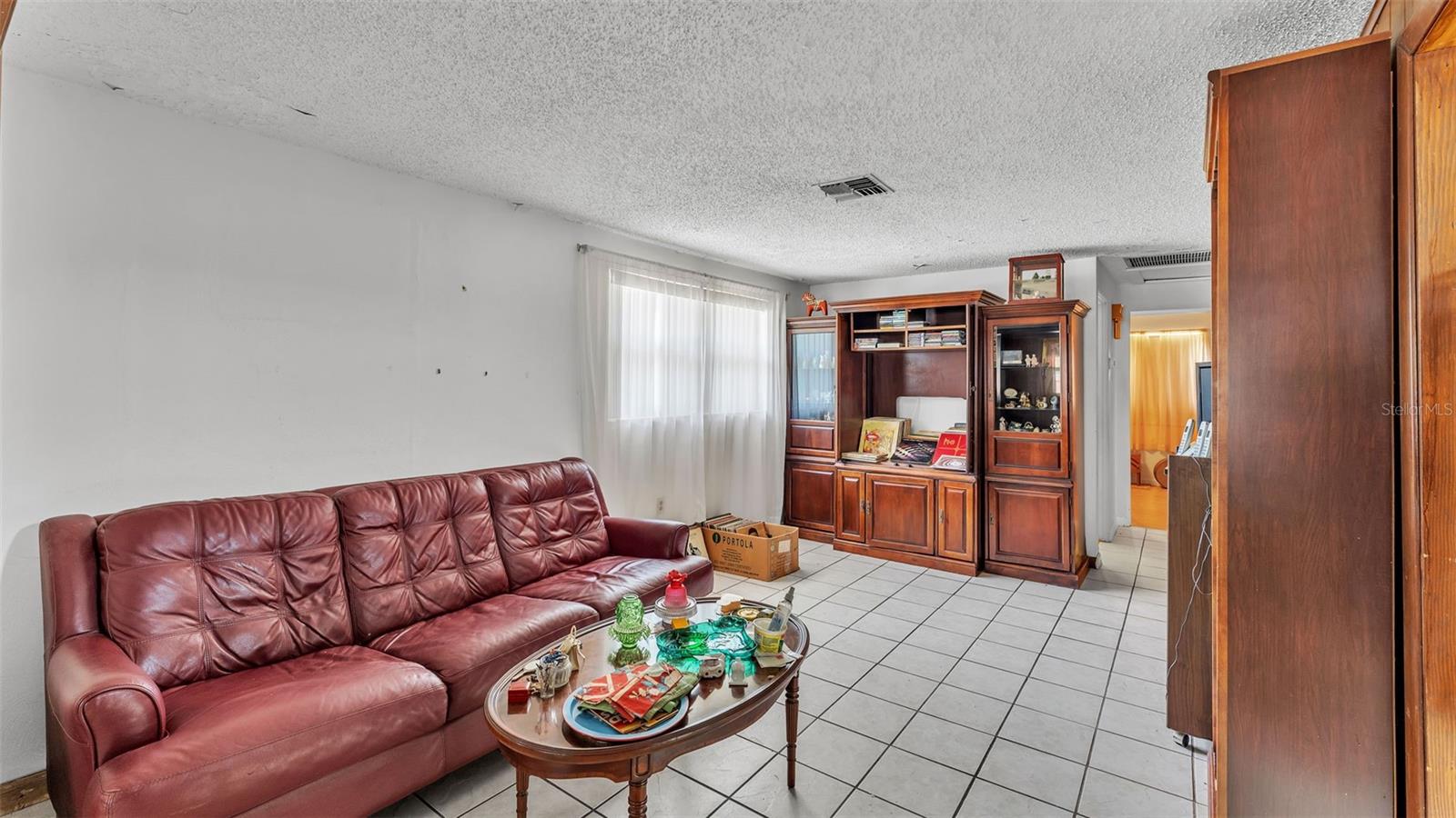Image 17 of 55 For 730 Carver Street