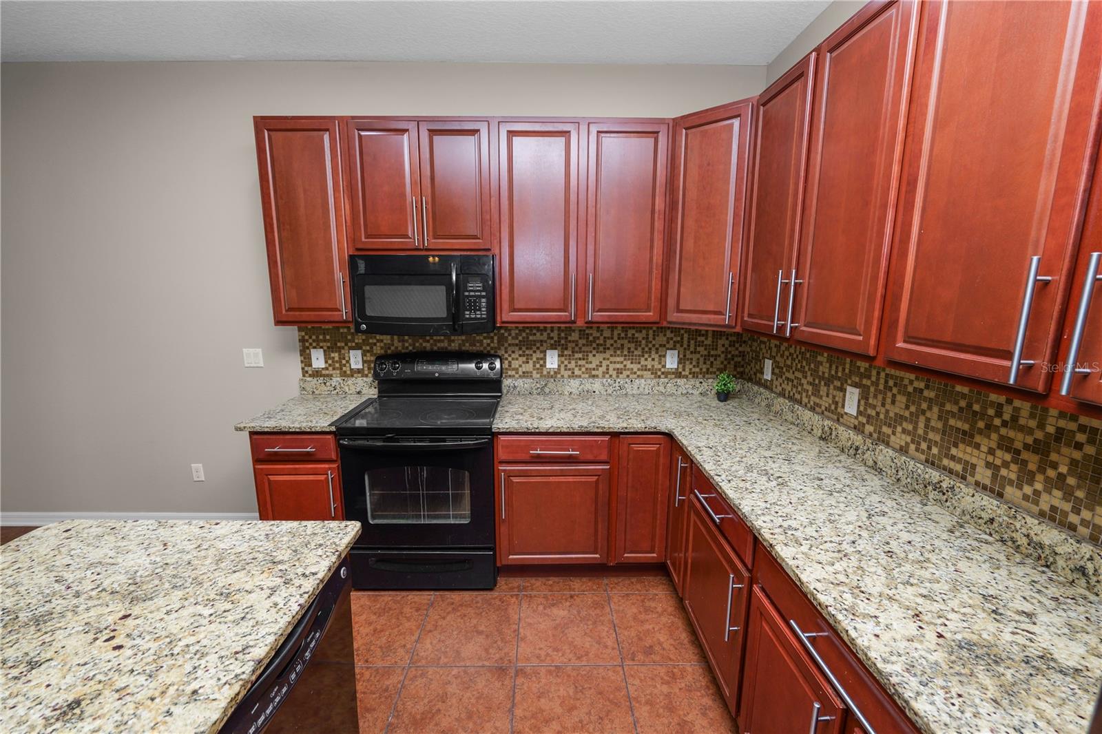 Image 10 of 38 For 613 Stonehaven Drive