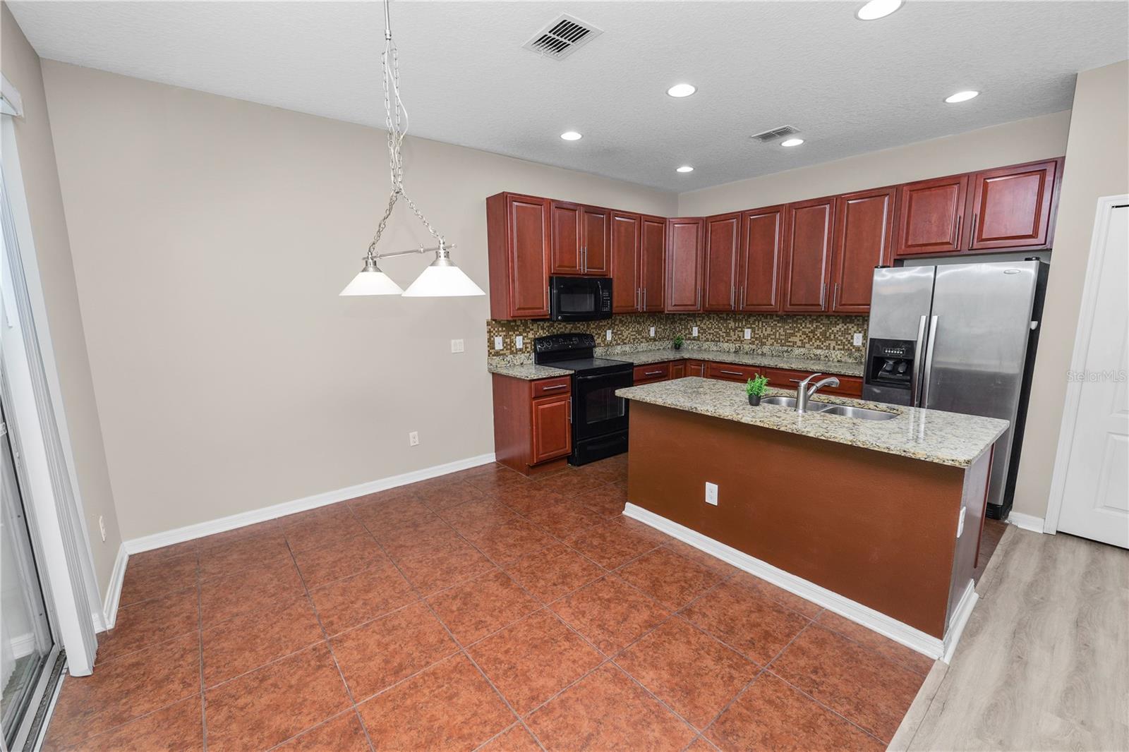 Image 13 of 38 For 613 Stonehaven Drive