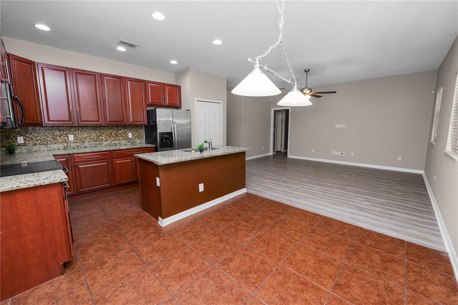 Image 14 of 38 For 613 Stonehaven Drive