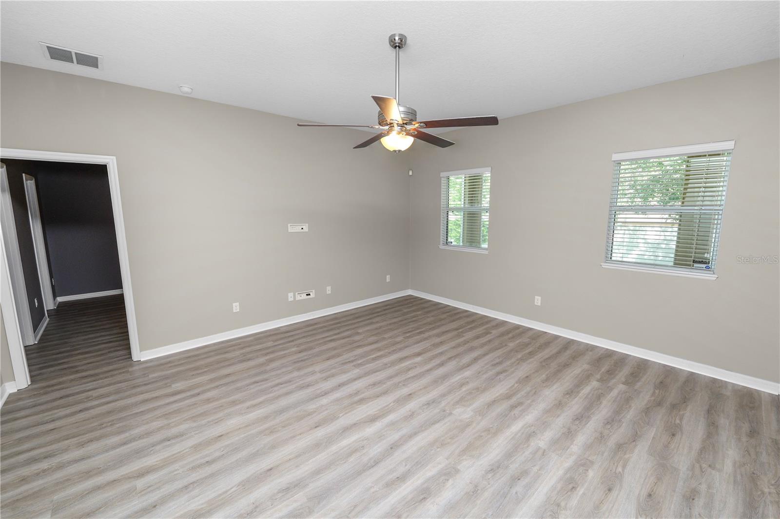 Image 16 of 38 For 613 Stonehaven Drive